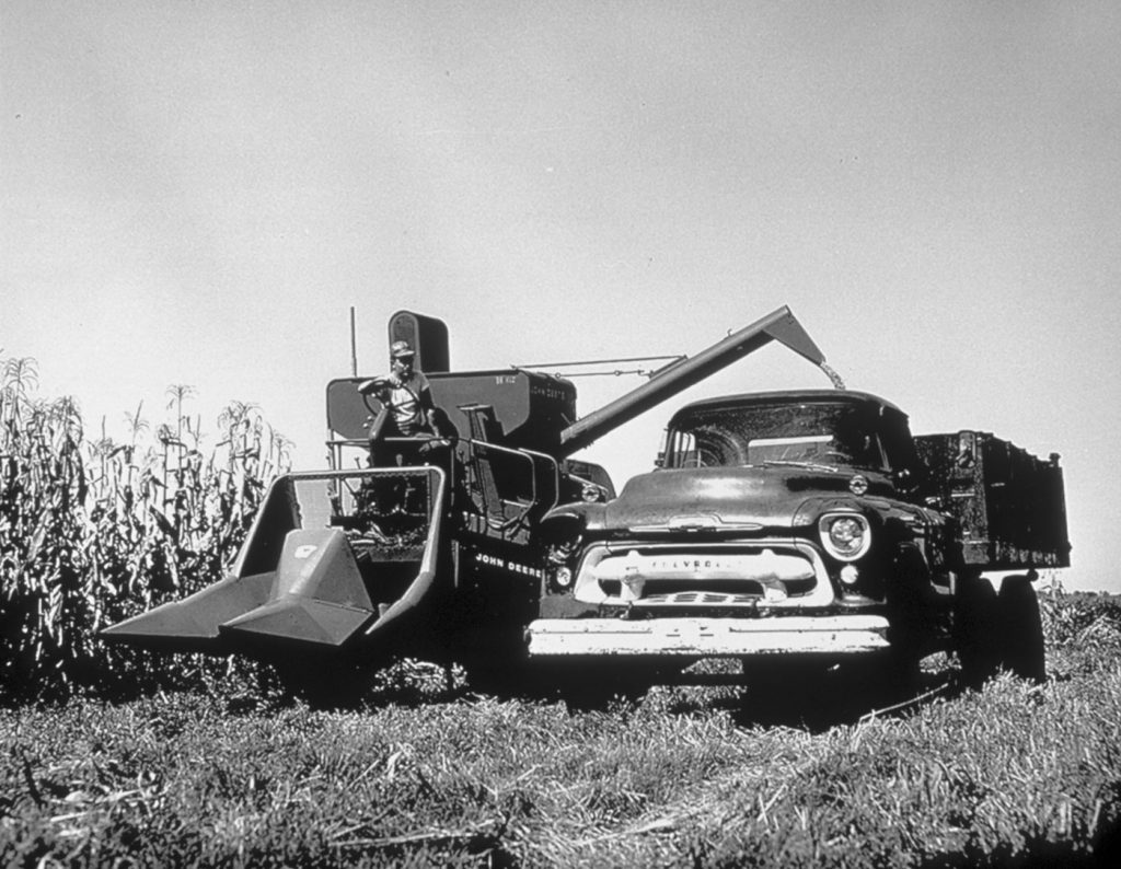 06-agricultural-history-large Old photo of corn harvesting