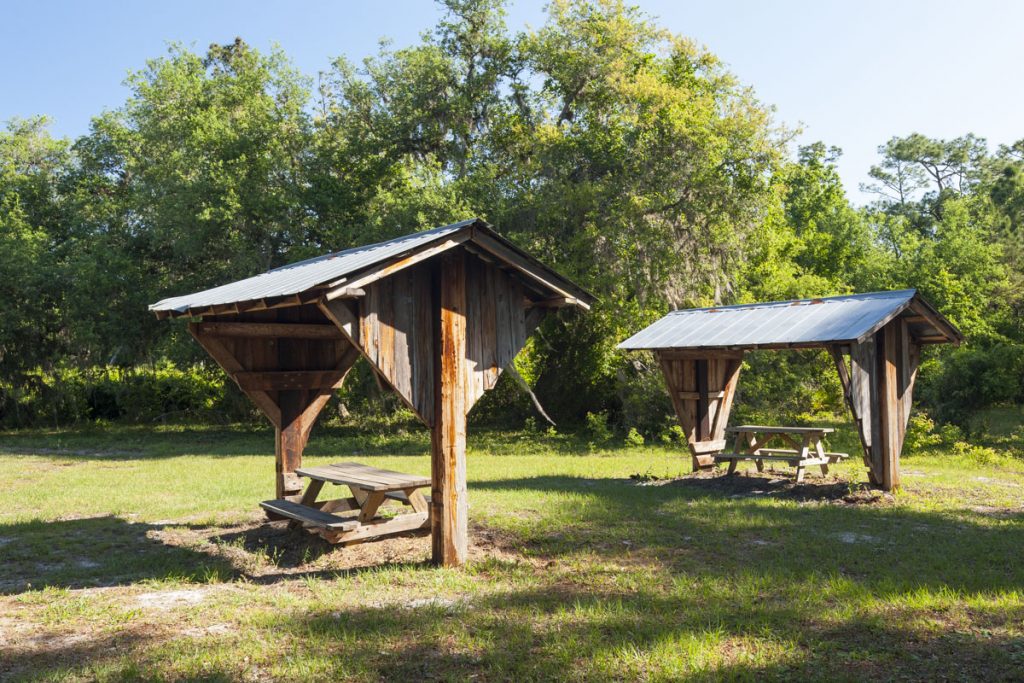 Picnic area at Heart Island Conservation Area