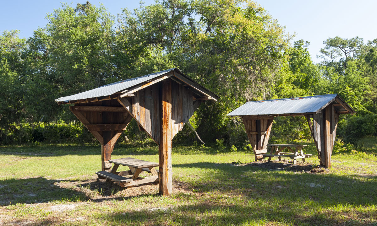 Picnic area at Heart Island Conservation Area