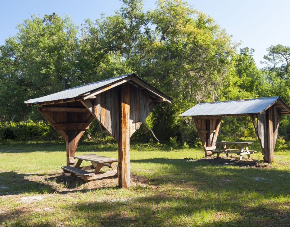 Picnic area at Heart Island Conservation Area