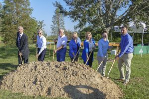 Lisa Kelley and Winter Garden officials at project groundbreaking