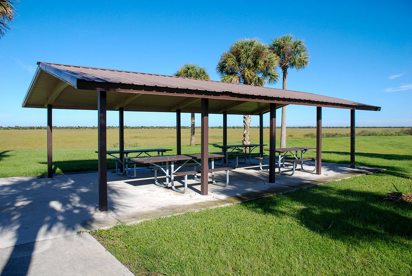A picnic area offers a spot where visitors can enjoy the vista and some shade.