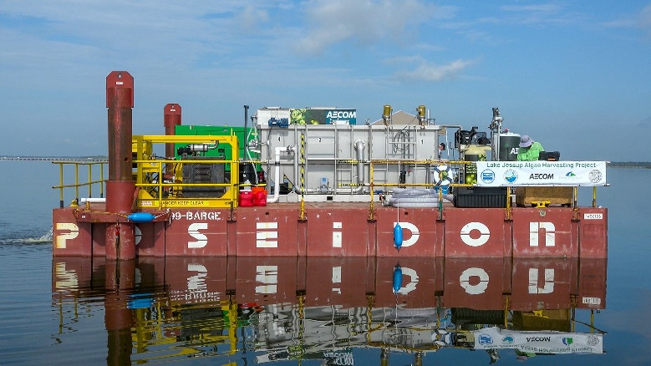 A mobile algal harvesting unit