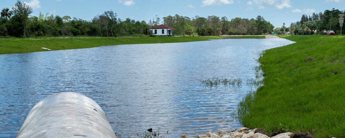 Stoemwater outlet into a canal