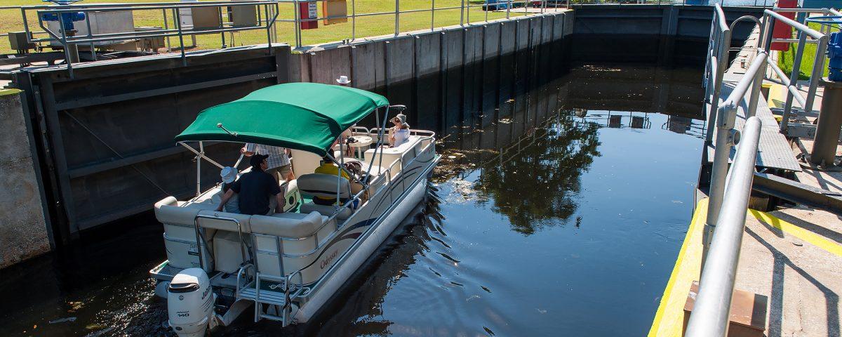 A boat entering into Burrell Lock