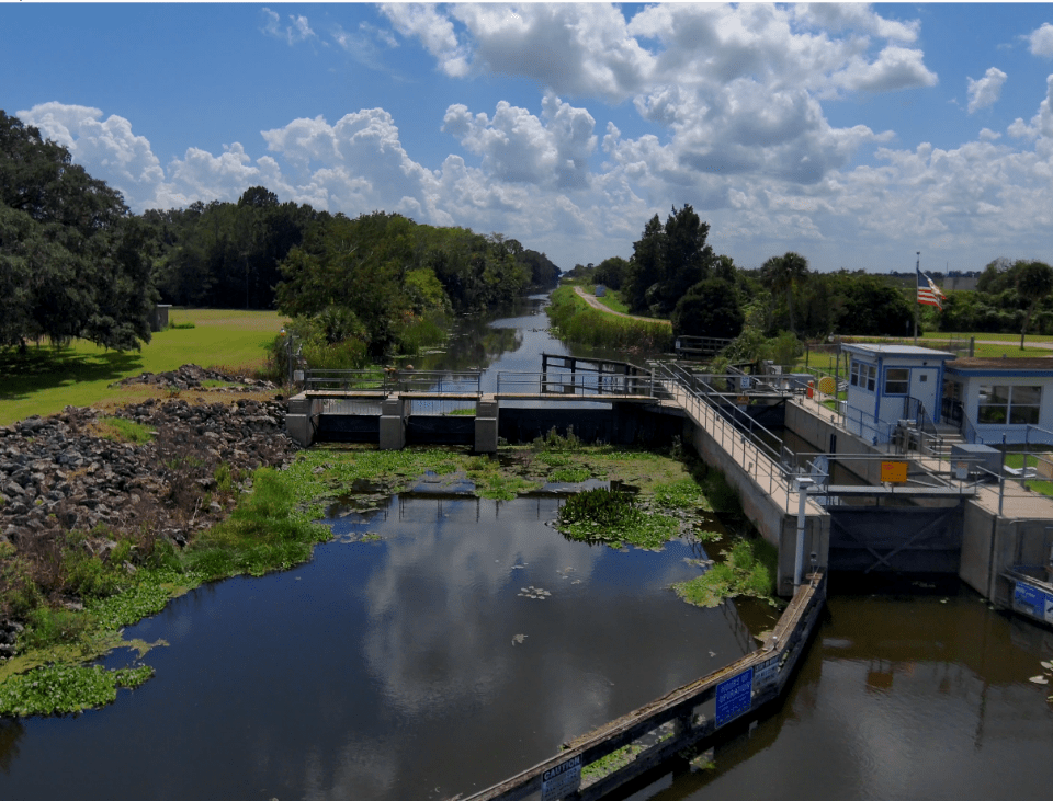 Photo showing lock structure on a waterway